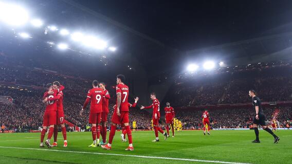Liverpool superó al Sheffield United y sigue en la cima de la Premier League. Liverpool superó al Sheffield United y sigue en la cima de la Premier League.