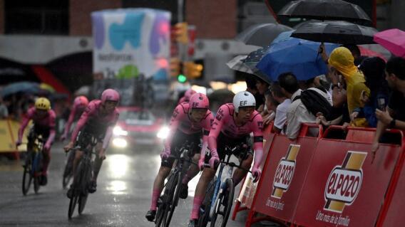 EF Education-EasyPost durante la contrarreloj. EF Education-EasyPost durante la contrarreloj.