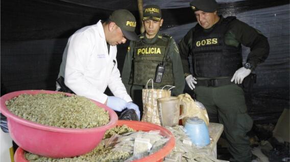 327627_BLU Radio, laboratorio de drogas urbano en Bucaramanga / foto: Policía de Bucaramanga