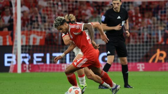 Luis Díaz en acción de juego con Bayern Múnich frente al Leipzig por la Bundesliga. Luis Díaz en acción de juego con Bayern Múnich frente al Leipzig por la Bundesliga.