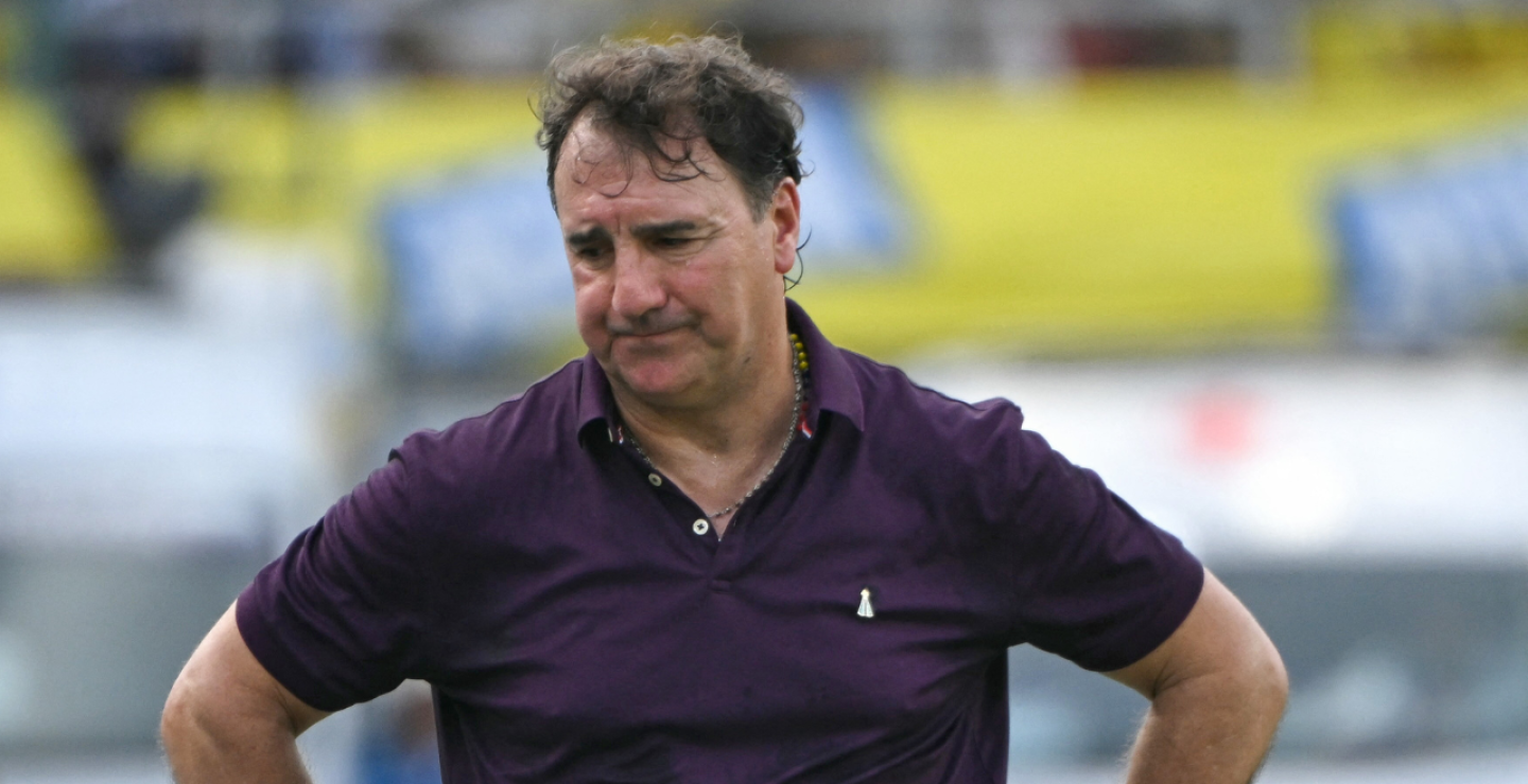 Néstor Lorenzo, director técnico de la Selección Colombia, se lamenta por el empate 0-0 contra Perú