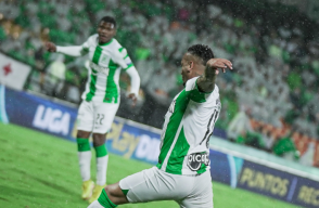 Jarlan Barrera en la jugada de gol con Atlético Nacional frente a Alianza Petrolera, en el Atanasio.