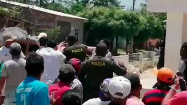 Habitantes de Pedraza atacaron a alcalde y este, denuncian, los amenazó con un arma