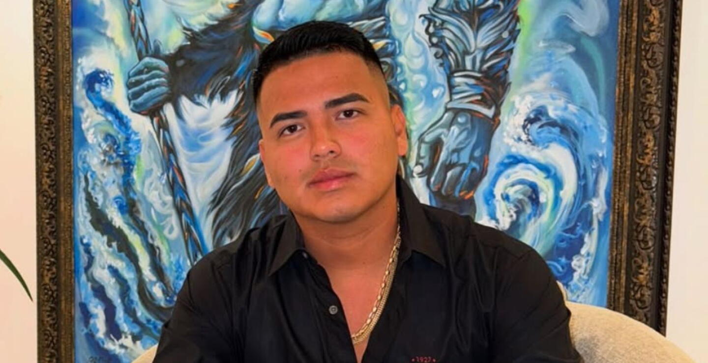 Influencer ecuatoriano fue asesinado mientras se movilizaba en un carro en zona concurrida de Manta