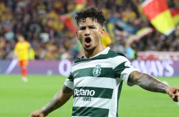 Luis Javier Suárez celebra un gol con Sporting Lisboa en duelo contra Lens por la Champions League. 