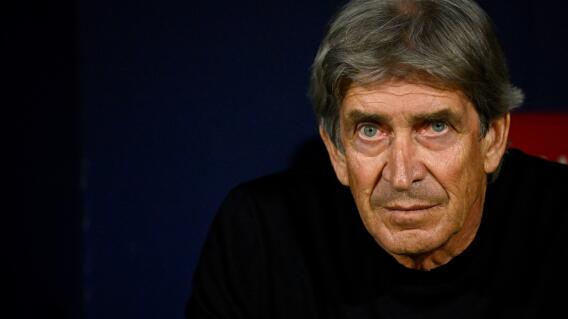 Manuel Pellegrini: "No me parece calificar como racista a un estadio como Mestalla" Manuel Pellegrini: "No me parece calificar como racista a un estadio como Mestalla"