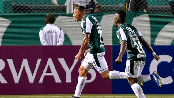 334705_BLU Radio // Carlos Rodríguez ante Peñarol // AFP