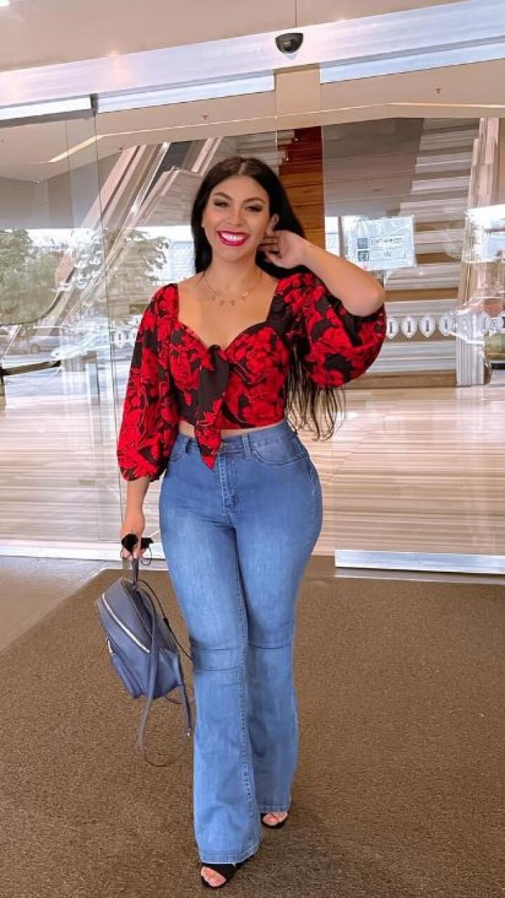 Profesora de preescolar que sube videos a OnlyFans expone a padres que le “coquetean”