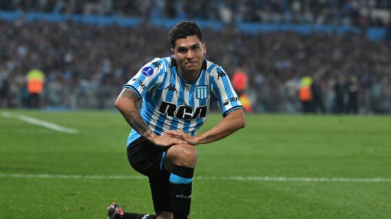 Juan Fernando Quintero, gran figura del Racing campeón de la Copa Sudamericana. Juan Fernando Quintero, gran figura del Racing campeón de la Copa Sudamericana.