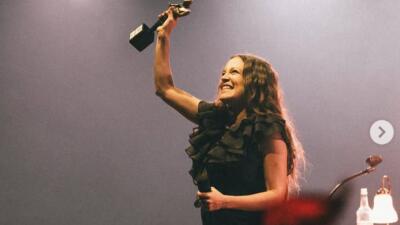 La cantante Natalia Lafourcade anunció que espera su primer hijo