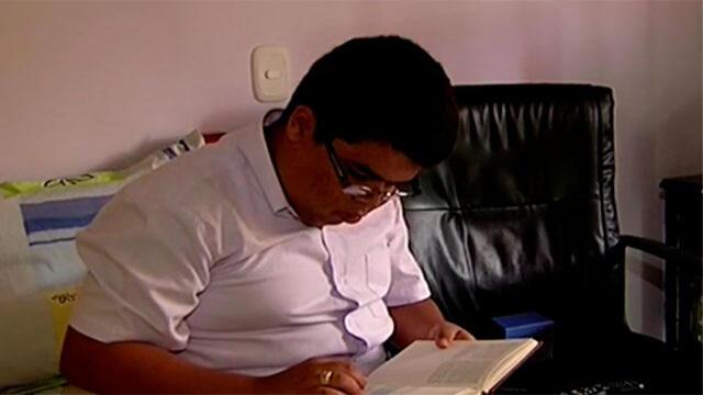 Escribiendo versos y rimas, poeta con discapacidad es ejemplo de superación en Antioquia
