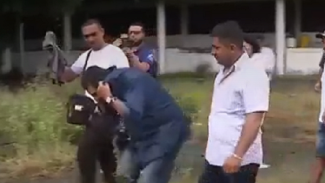 Alcalde Ospina fue a hacer toma simbólica a predio de SAE y acabó siendo víctima de ataque de abejas Alcalde Ospina fue a hacer toma simbólica a predio de SAE y acabó siendo víctima de ataque de abejas