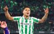Juan Camilo 'Cucho' Hernández marcó gol con Betis en el derbi contra Sevilla. 