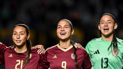 Selección Venezuela en juego de la Copa América femenina. Deyna Castellanos (9), la gran figura.