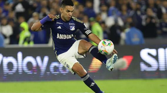 Radamel Falcao García en acción de juego con Millonarios Radamel Falcao García en acción de juego con Millonarios