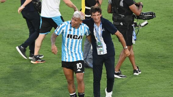 Roger Martínez festejando el título en la Copa Sudamericana. Roger Martínez festejando el título en la Copa Sudamericana.