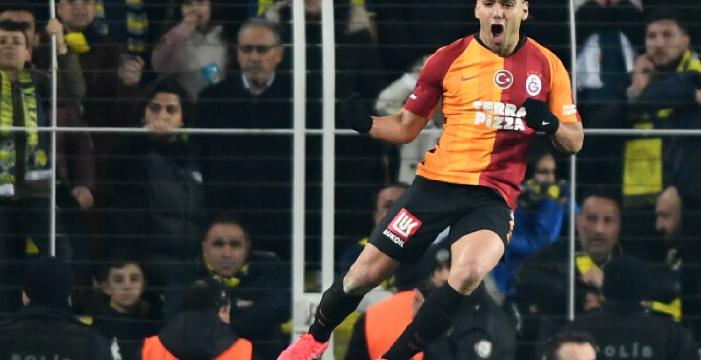 331477_Falcao