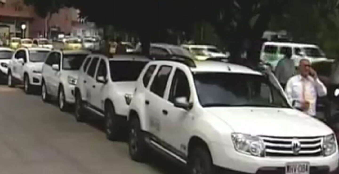 277648_Blu Radio. Vehílos de transporte especial / Foto: Noticias Caracol
