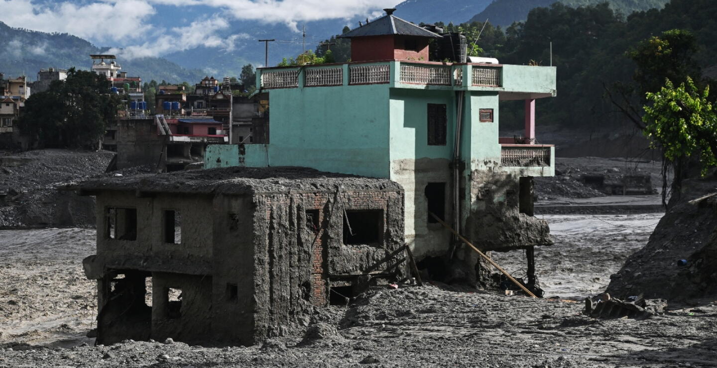 Nepal, una semana después de la tragedia: más de 5.000 personas siguen desaparecidas