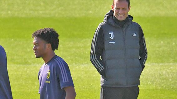 Massimiliano-Allegri-y-Juan-Guillermo-Cuadrado.jpg Massimiliano-Allegri-y-Juan-Guillermo-Cuadrado.jpg