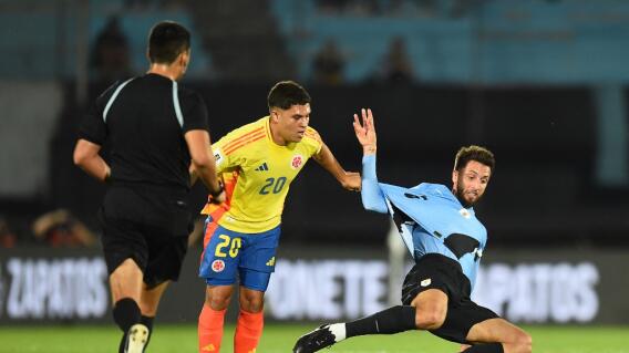 Juan Fernando Quintero, en acción contra Uruguay. Juan Fernando Quintero, en acción contra Uruguay.