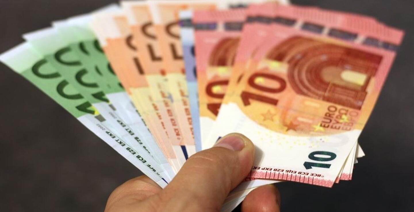 pagan con euros falsos a prostitutas
