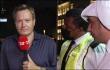 Al periodista  Rasmus Tantholdt lo amenazaron con romper la cámara con la que trabajaba si no dejaba de grabar. 