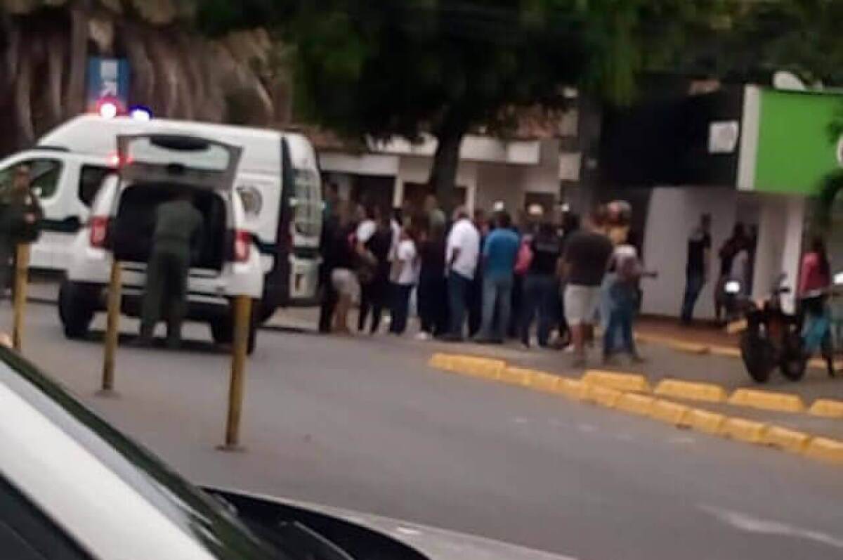 sicario en moto que portaba maleta de