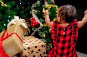 Bebé pierde la vida tras tragarse adorno navideño Bebé pierde la vida tras tragarse adorno navideño