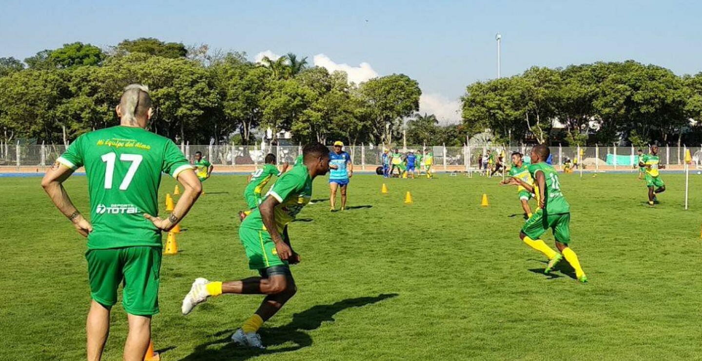 303306_BLU Radio. Entrenamiento Atlético Bucaramanga /foto: BLU Radio