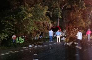 Grave accidente en Córdoba: ambulancia, moto y bus se estrellaron y dejaron 4 muertos
