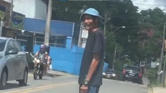 Un hombre muy identico a Don Ramón fue visto en las calles de Brasil Un hombre muy identico a Don Ramón fue visto en las calles de Brasil