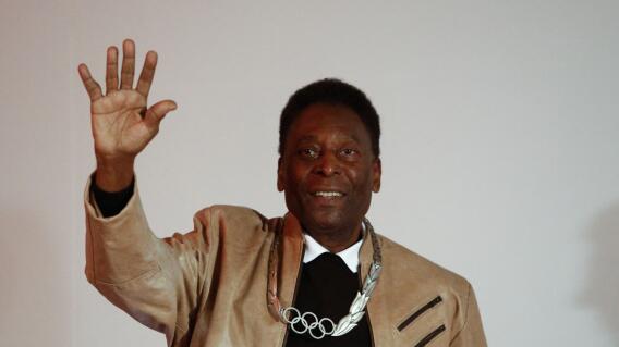 Pelé fue tricampeón de la Copa del Mundo, tras conquistar el trofeo con Brasil en 1958, 1962 y 1970. Pelé fue tricampeón de la Copa del Mundo, tras conquistar el trofeo con Brasil en 1958, 1962 y 1970.