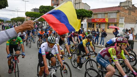 Acción de carrera del Tour Colombia 2024, que empezó el martes 6 de febrero, en Paipa Acción de carrera del Tour Colombia 2024, que empezó el martes 6 de febrero, en Paipa
