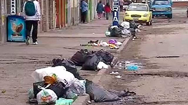 “Los niños se están enfermando”: ciudadanos piden que recojan basuras acumuladas en calles de Bogotá