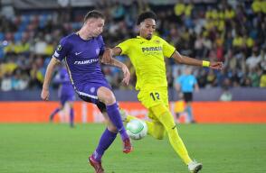 Johan Mojica en acción con el Villarreal este jueves frente al Austria Viena, en juego de la Conference League. Johan Mojica en acción con el Villarreal este jueves frente al Austria Viena, en juego de la Conference League.