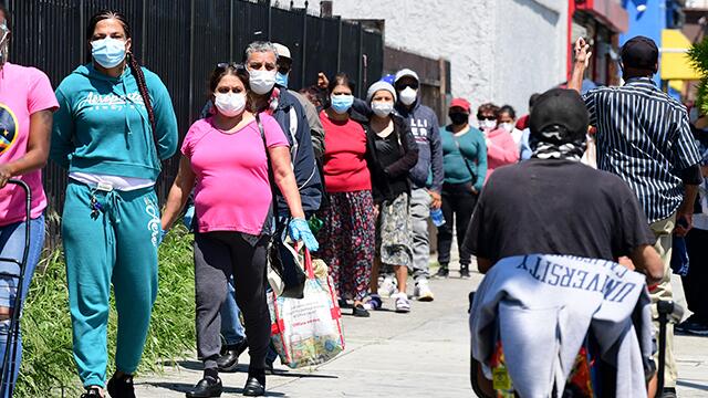 Más de 2.200 muertes por coronavirus en un día: EE. UU. registró el peor balance durante la pandemia