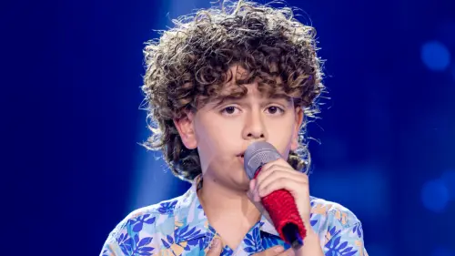 Nicolás Castañeda se sienta en la silla de Andrés Cepeda 