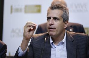 Luis Fernando Velasco se queda por fuera de la consulta del Pacto Histórico
