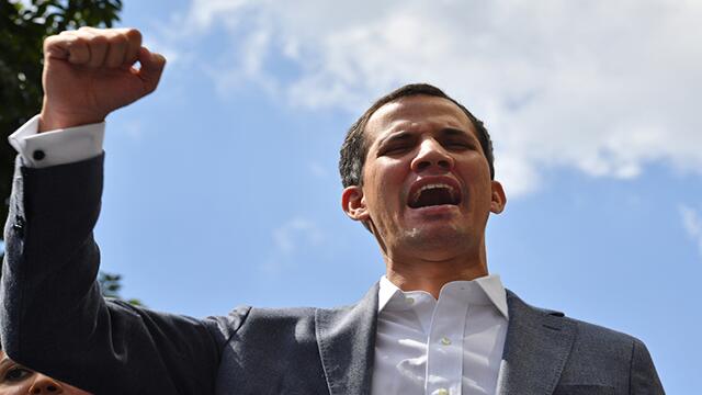 Juan Guaidó exige respetar la vida de los agentes del Sebin que lo retuvieron