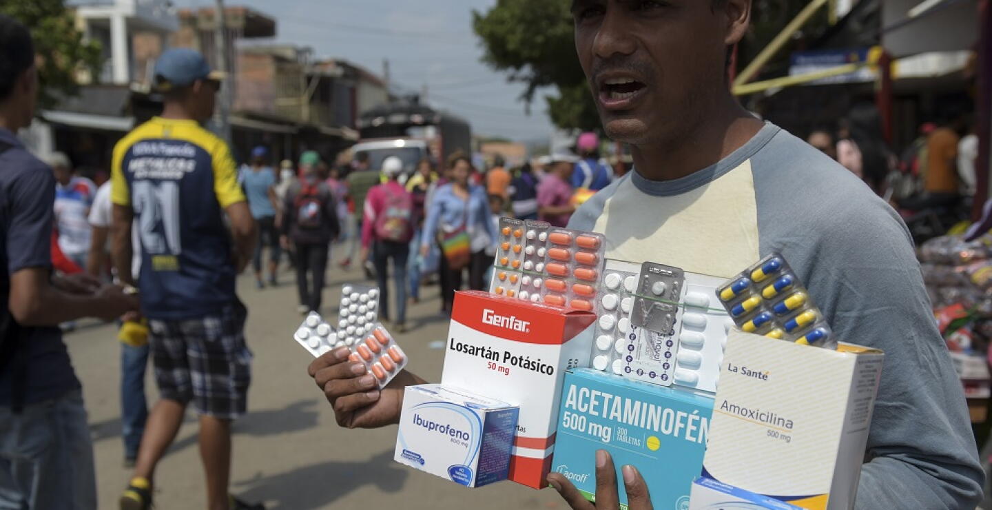 327135_BLU Radio, ‘Farmacias’ callejeras / Foto: AFP