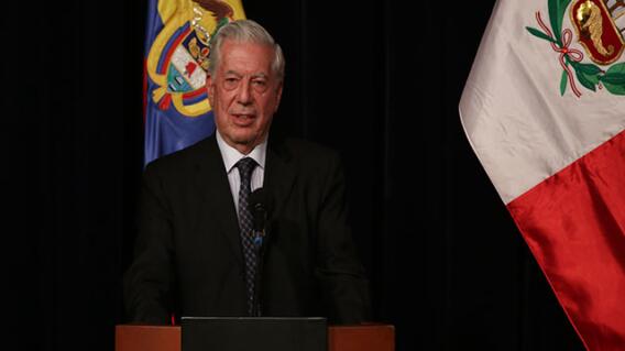 290414-feria-del-libro-vargas-llosa.jpg 290414-feria-del-libro-vargas-llosa.jpg
