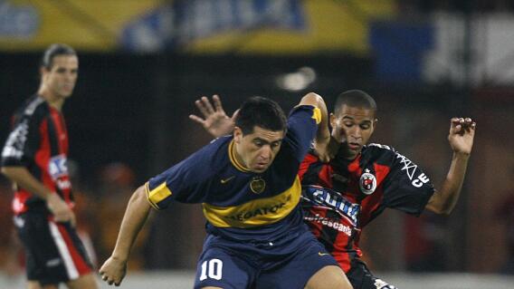 Macnelly Torres en duelo frente a Boca Juniors, por las 'semis' de Libertadores, en 2007. Macnelly Torres en duelo frente a Boca Juniors, por las 'semis' de Libertadores, en 2007.