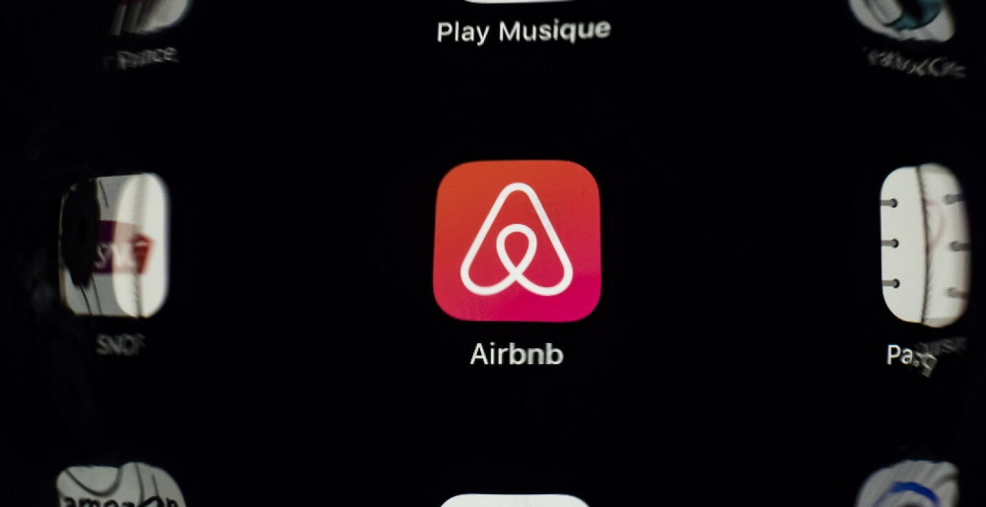 321975_Blu Radio. Airbnb. Foto: AFP