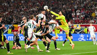 Eurocopa: Hungría venció 1-0 a Escocia y dedicó el partido a compañero hospitalizado Eurocopa: Hungría venció 1-0 a Escocia y dedicó el partido a compañero hospitalizado