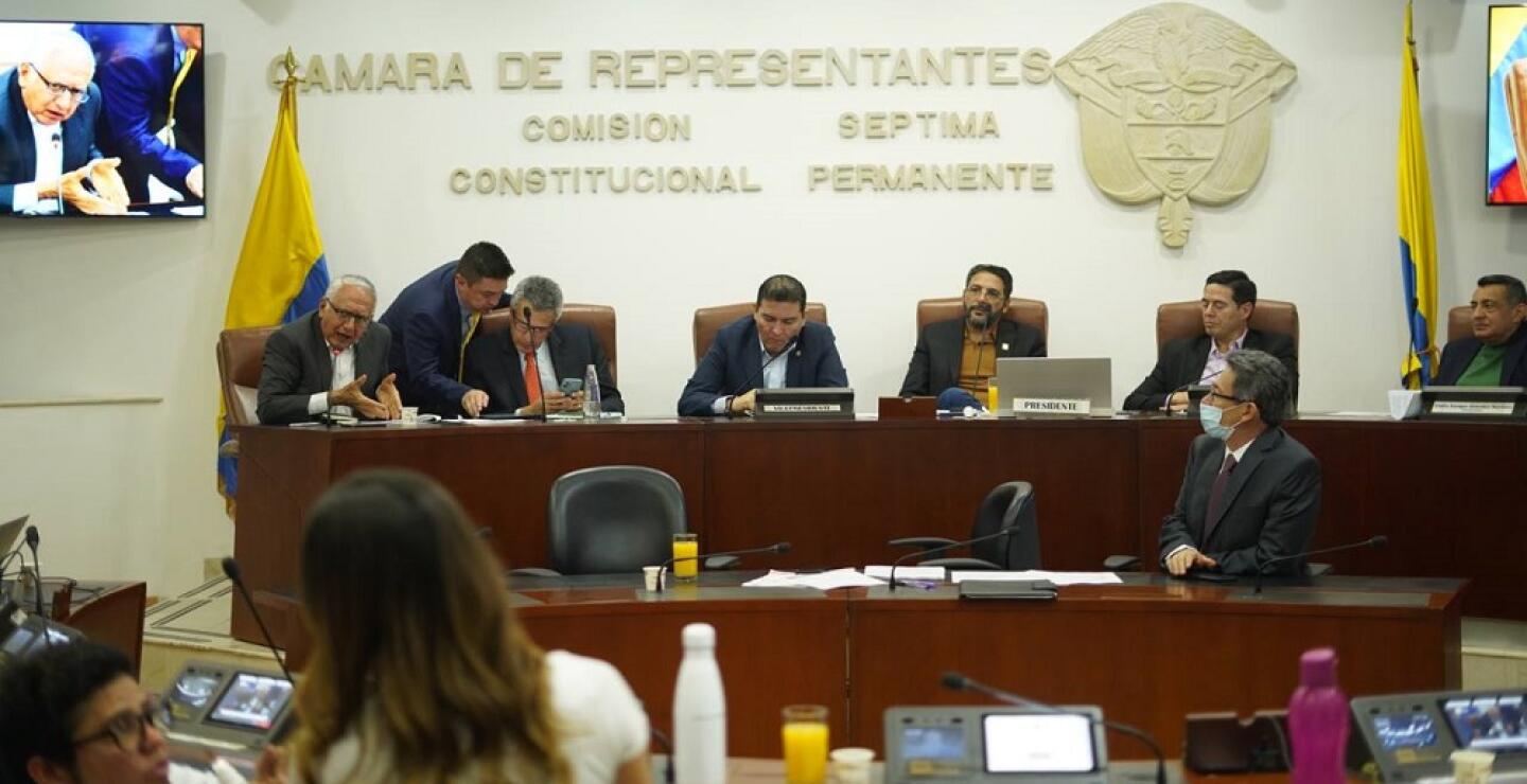 Por tensión con los partidos, debate de reforma a la salud fue aplazado 