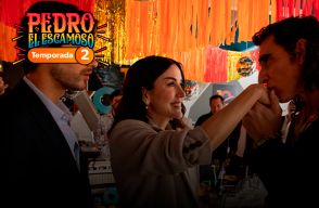 Pedro se encanta con Fernanda y quiere conquistarla en Pedro, el Escamoso 2.