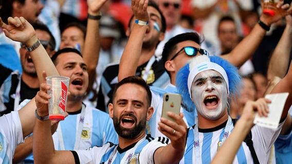 282621_argentina_hinchas_220618_afp_e.jpg