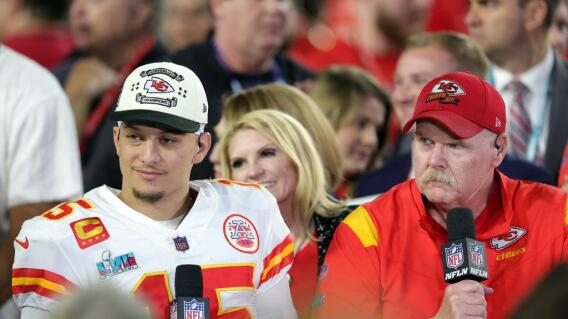 Patrick Mahomes #15 de los Kansas City Chiefs y Andy Reid. Patrick Mahomes #15 de los Kansas City Chiefs y Andy Reid.