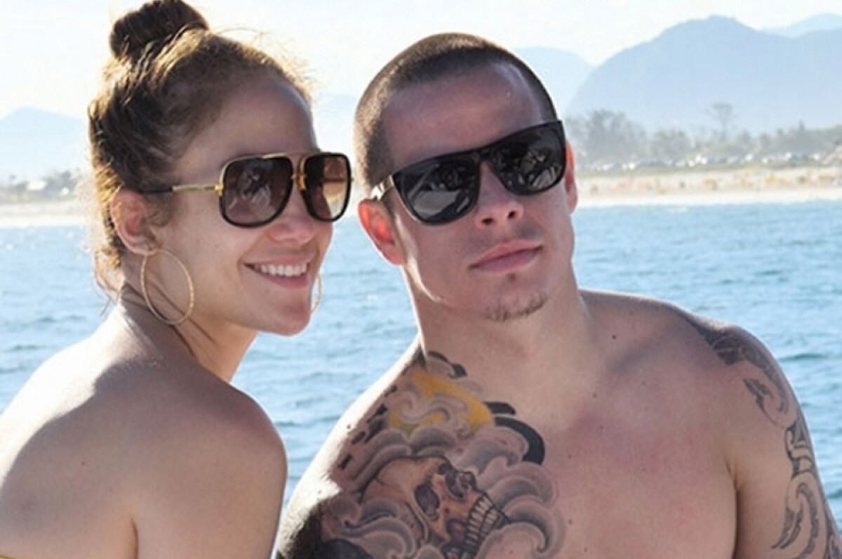 270315_jlo_casper_smart_0.jpg